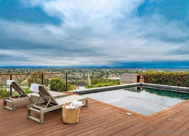 Property at 5745 Soledad Mountain Rd, La Jolla, CA 92037, 4 beds, 2.5 baths