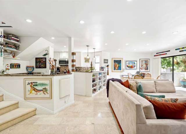 Property at 8482 Via Sonoma #18, La Jolla, CA 92037, 2 beds, 2.5 baths