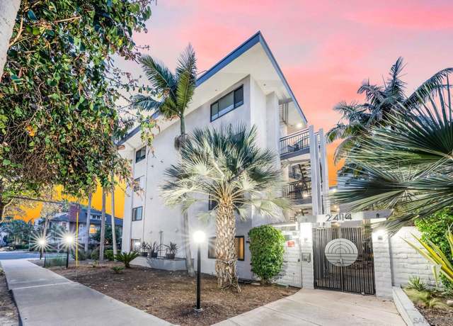 Property at 2414 Front St #16, San Diego, CA 92101, 3 beds, 2.5 baths