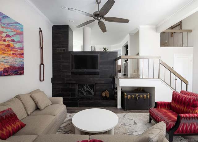 Property at 3147 Morning Way, La Jolla, CA 92037, 2 beds, 2.5 baths