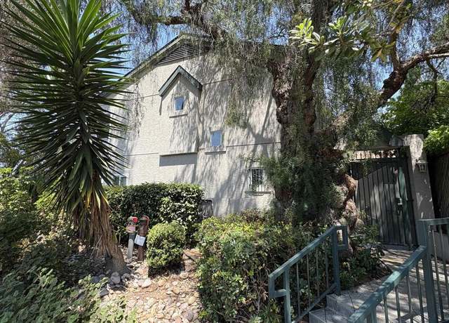 Property at 3865 Albatross St #10, San Diego, CA 92103, 2 beds, 2.5 baths