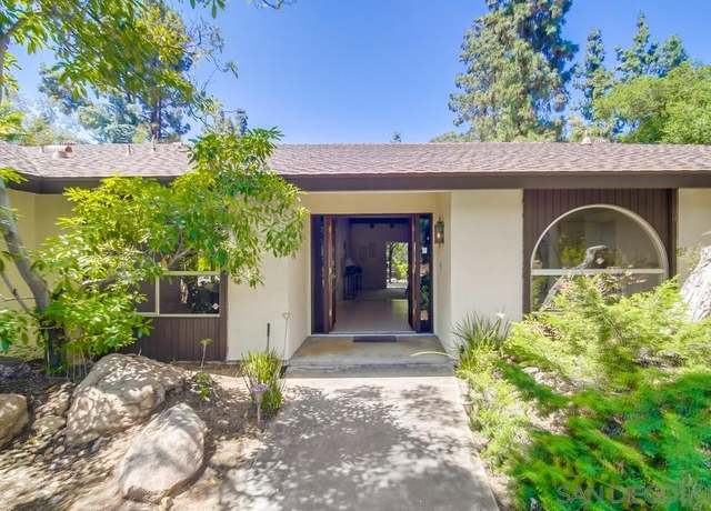 Property at 2220 Vista Rodeo Dr, El Cajon, CA 92019, 5 beds, 4 baths