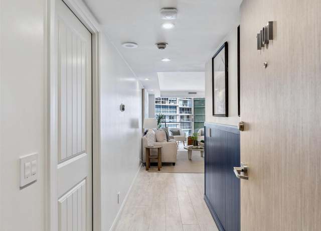 Property at 1810 Avenida Del Mundo #1101, Coronado, CA 92118, 1 bed, 1.5 baths