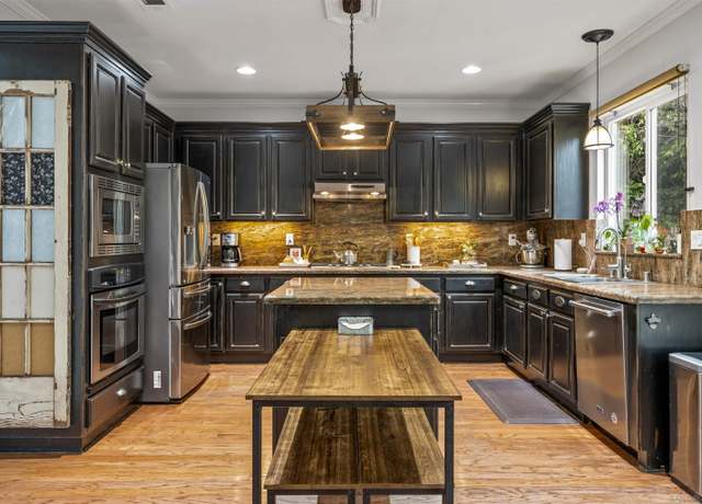 Property at 1722 Bouquet Canyon Rd, Chula Vista, CA 91913, 5 beds, 2.5 baths