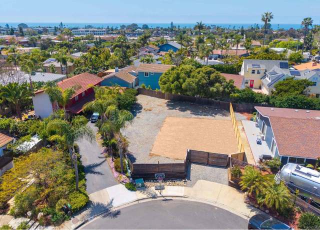 Property at 722 Piedras Oro Calle, Encinitas, CA 92024