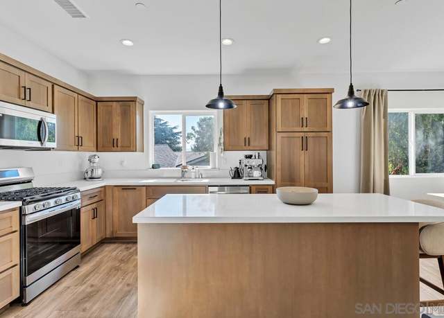 Property at 130 Scenic Dr, El Cajon, CA 92021, 3 beds, 2.5 baths