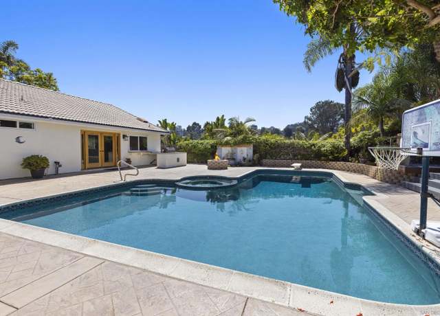 Property at 1510 Orangeview Dr, Encinitas, CA 92024, 5 beds, 3 baths