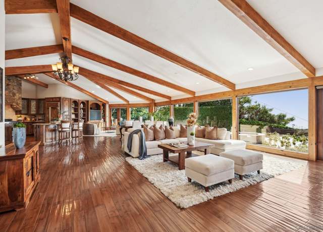 Property at 912 Newkirk Dr, La Jolla, CA 92037, 5 beds, 4.5 baths