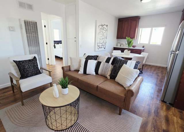 Property at 4233 39th St Unit C, San Diego, CA 92105, 2 beds, 1 bath