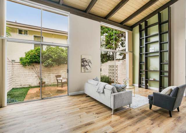Property at 2544 Navarra Dr #5, La Costa Fairways, CA 92009, 2 beds, 2 baths