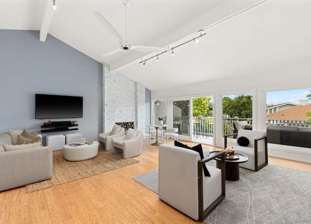 Property at 5719 Caminito Norte, La Jolla, CA 92037, 3 beds, 3 baths