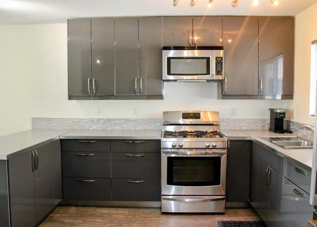 Property at 173 Palm Ave, Imperial Beach, CA 91932, 2 beds, 1.5 baths