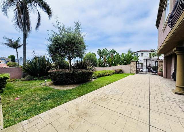 Property at 525 Marine St #3, La Jolla, CA 92037, 2 beds, 2 baths