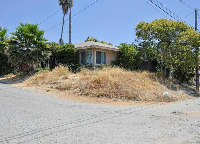 Property at 219 Plymouth Dr, Vista, CA 92083, 4 beds, 4 baths