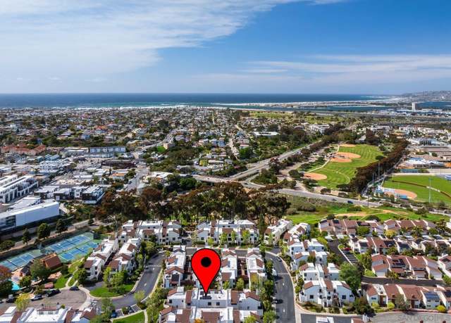 Property at 2298 Caminito Pajarito #79, San Diego, CA 92107, 2 beds, 2.5 baths