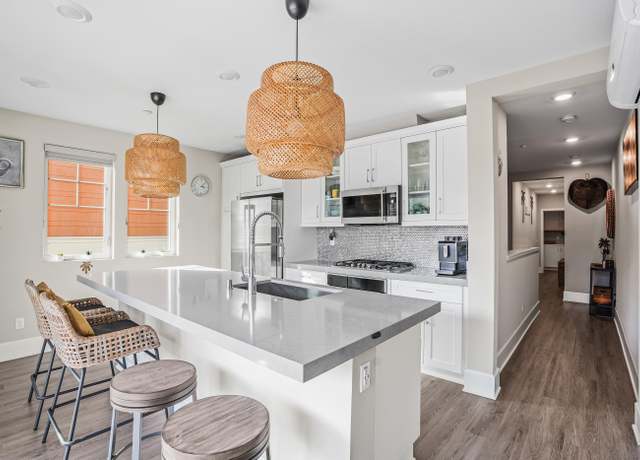 Property at 810 Santa Barbara Pl, San Diego, CA 92109, 2 beds, 2 baths