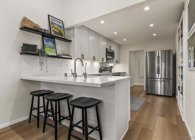 Property at 5985 Cirrus St, San Diego, CA 92110, 2 beds, 2.5 baths