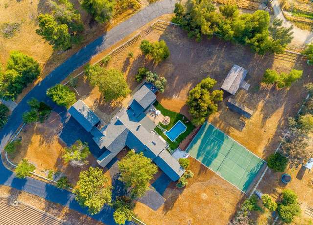 Property at 28114 Queensbridge Rd, Valley Center, CA 92082, 9 beds, 6 baths