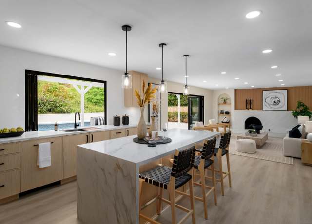 Property at 3326 Fosca St, Carlsbad, CA 92009, 5 beds, 5 baths