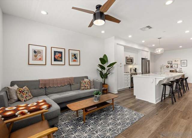 Property at 1107 Hibiscus Way, Oceanside, CA 92054, 3 beds, 2.5 baths