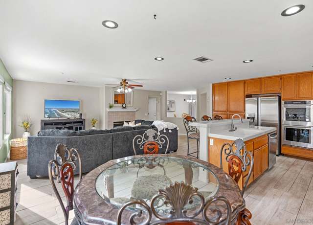 Property at 2168 Pointe Pkwy, Spring Valley, CA 91978, 5 beds, 4 baths