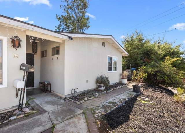 Property at 9307 Dalehurst Rd, Santee, CA 92071, 5 beds, 4 baths