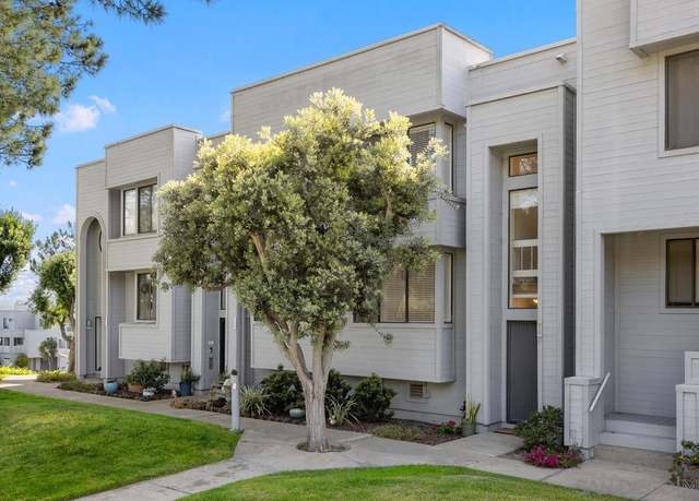 Property at 810 America Way, Del Mar, CA 92014, 2 beds, 2.5 baths