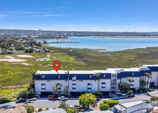 Property at 4013 Crown Pt Unit V4, Pacific Beach, CA 92109, 2 beds, 2 baths