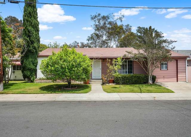 Property at 4833 Atlanta Dr, San Diego, CA 92115, 3 beds, 2 baths