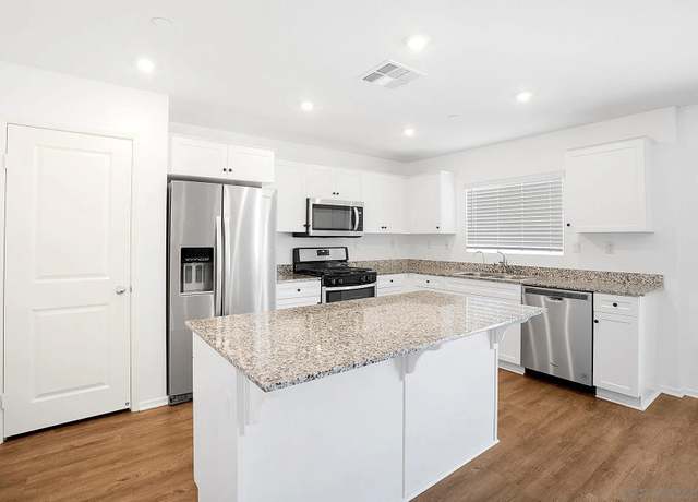 Property at 1428 Wild Prairie Way, Hemet, CA 92543, 5 beds, 3 baths