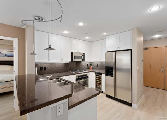 Property at 850 Beech St #701, San Diego, CA 92101, 2 beds, 1.5 baths