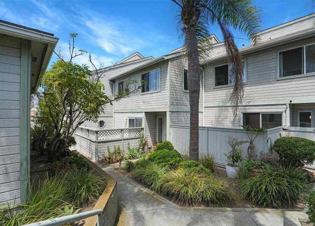 Property at 4674 Saratoga Ave #2, San Diego, CA 92107, 3 beds, 2 baths