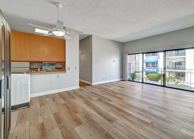 Property at 8324 Regents Rd #2p Rd, San Diego, CA 92122, 2 beds, 2 baths