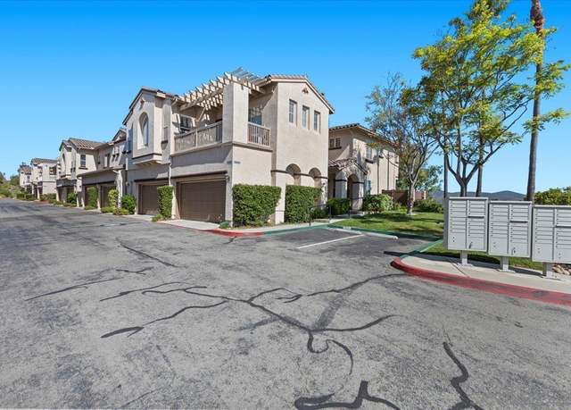 Property at 10645 Wexford St #5, San Diego, CA 92131, 2 beds, 2.5 baths