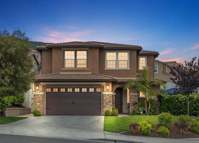 Property at 303 Ventasso Way, Fallbrook, CA 92028, 4 beds, 3.5 baths
