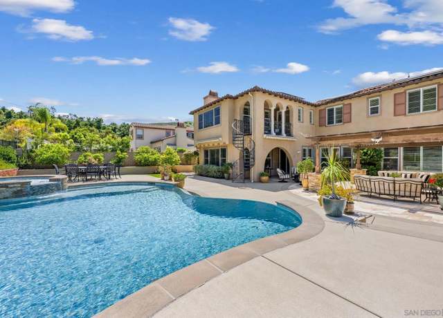 Property at 2776 Vistamonte Gln, Esc-escondido, CA 92027, 5 beds, 4.5 baths
