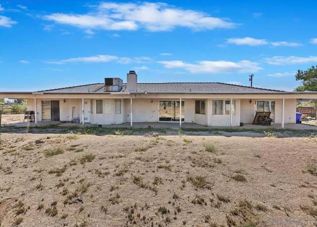 Property at 9585 Juniper St, Apple Valley, CA 92308, 3 beds, 3 baths