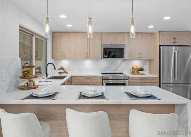Property at 2294 Caminito Preciosa Norte, La Jolla, CA 92037, 3 beds, 2.5 baths