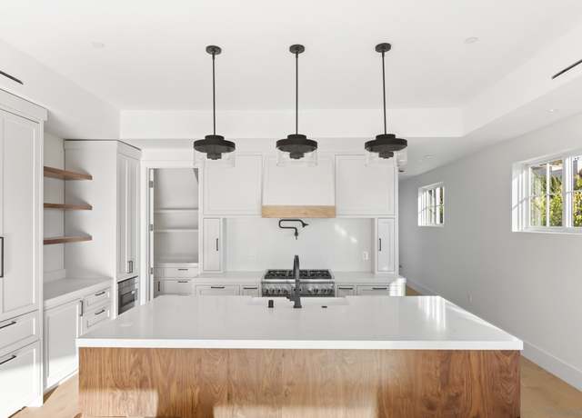 Property at 7214 Fay Ave, La Jolla, CA 92037, 4 beds, 3 baths