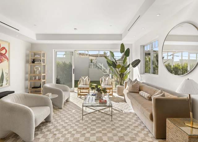Property at 7216 Fay Ave, La Jolla, CA 92037, 3 beds, 4 baths