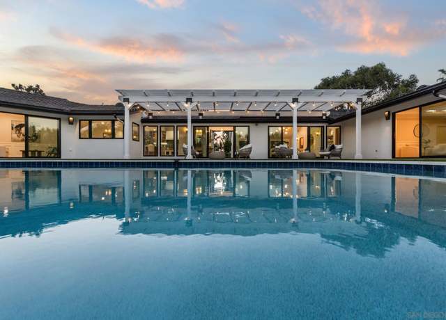 Property at 2975 Woodford Dr, La Jolla, CA 92037, 5 beds, 5.5 baths