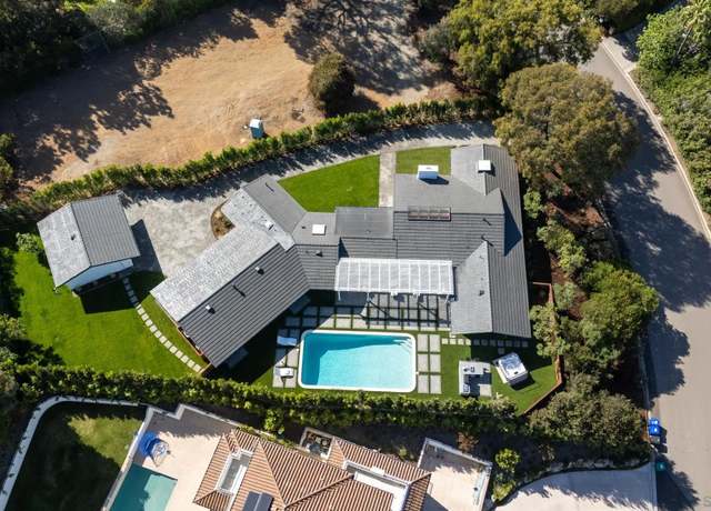 Property at 2975 Woodford Dr, La Jolla, CA 92037, 5 beds, 5.5 baths