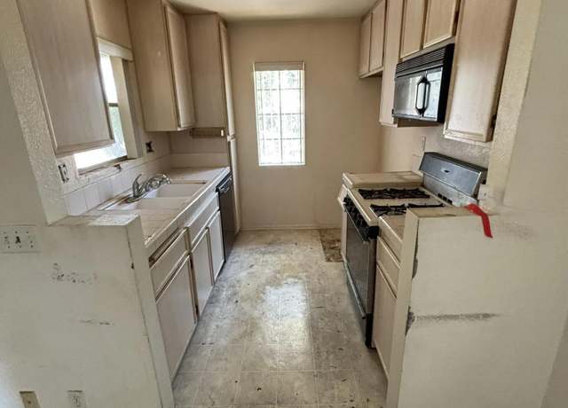 Property at 10656 Aderman Ave #28, San Diego, CA 92126, 2 beds, 2 baths