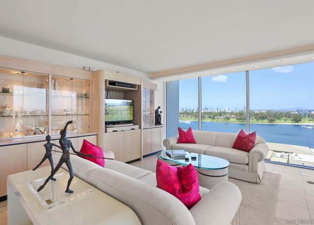 Property at 1810 Avenida del Mundo #703, Coronado, CA 92118, 2 beds, 3 baths