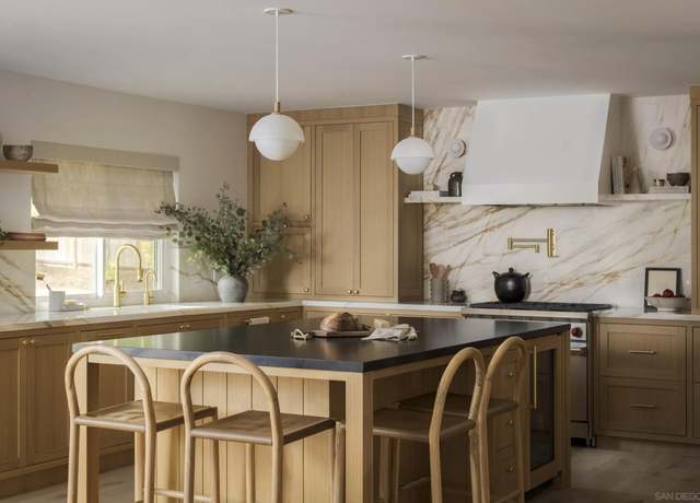 Property at 710 Edelweiss Ln, Encinitas, CA 92024, 4 beds, 3 baths