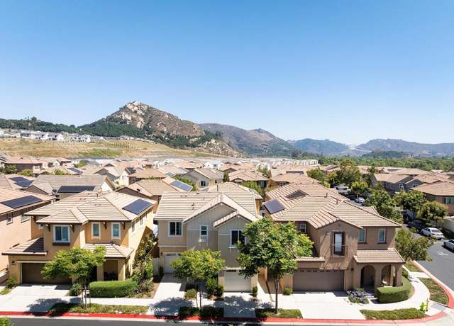 Property at 211 Spotted Saddle Way, Fallbrook, CA 92028, 3 beds, 2.5 baths