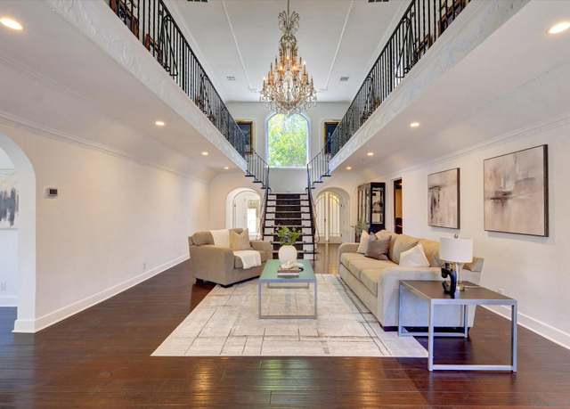 Property at 1901 N Catalina St, Los Angeles, CA 90027, 4 beds, 3.5 baths
