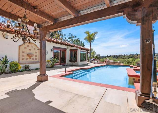 Property at 528 Flores de Oro, Rancho Santa Fe, CA 92067, 6 beds, 3.5 baths