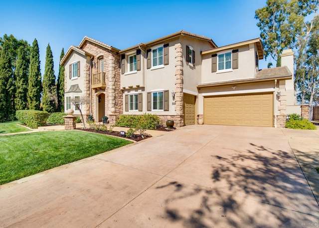 Property at 571 Lynwood Dr, Encinitas, CA 92024, 6 beds, 4.5 baths