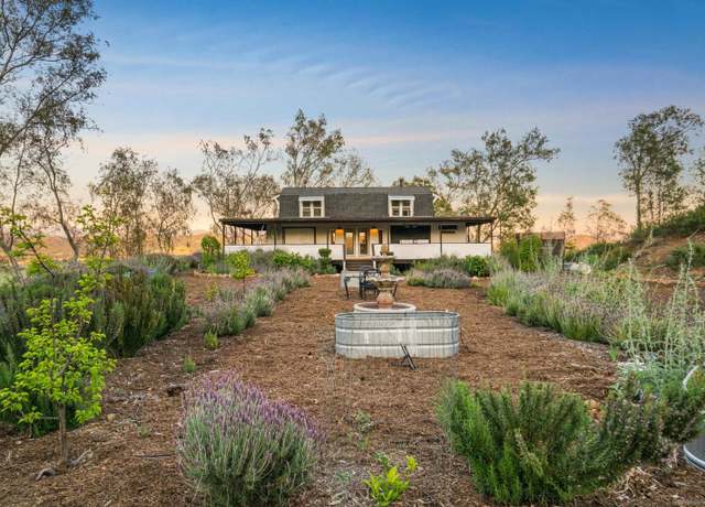 Property at 23898 Crown Hill Ln, Escondido, CA 92027